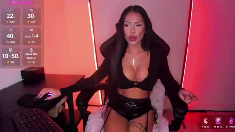 alicemadyson online show from November 22, 8:08 pm