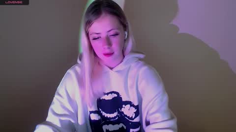 Alice online show from September 29, 12:43 pm