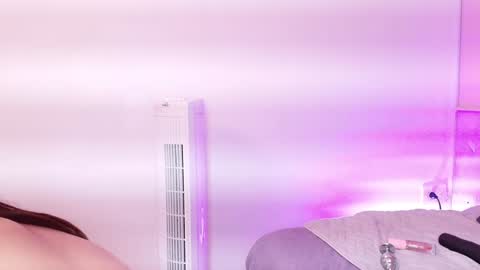 alicemillerr_ online show from January 9, 10:09 pm