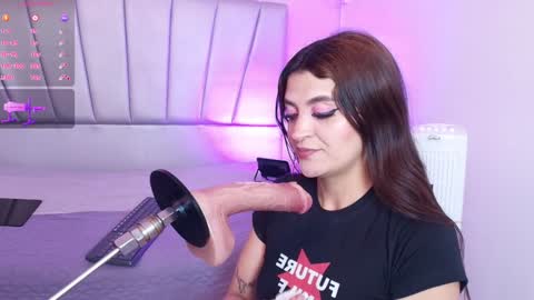 alicemillerr_ online show from January 13, 7:10 pm