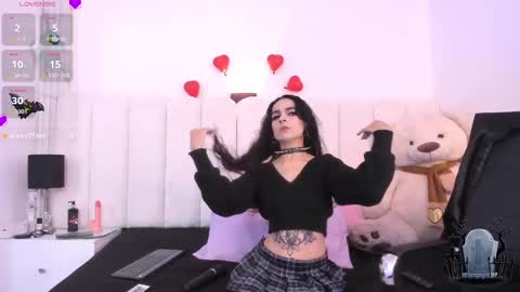 Snapshot of alicenoir_ chatting on February 16, 12:54 pm alicenoir_ online show from February 16, 12:54 pm