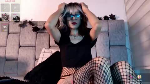 Snapshot of alicenoir_ chatting on November 5, 11:05 pm alicenoir_ online show from November 5, 11:05 pm
