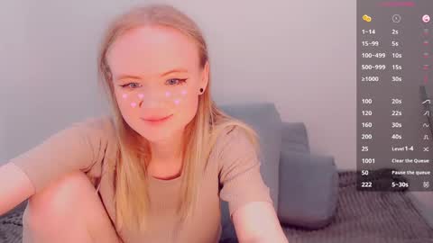 Snapshot of alicenya chatting on April 17, 5:54 am Alice online show from April 17, 5:54 am