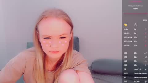Snapshot of alicenya chatting on April 25, 4:37 am Alice online show from April 25, 4:37 am