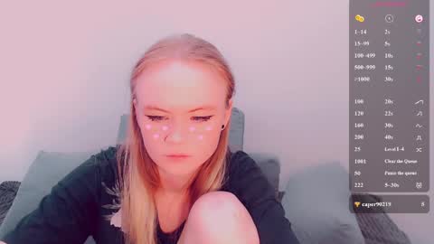 Snapshot of alicenya chatting on May 8, 6:19 am Alice online show from May 8, 6:19 am