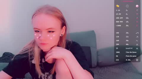 Snapshot of alicenya chatting on May 10, 5:12 am Alice online show from May 10, 5:12 am
