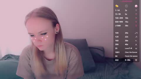 Snapshot of alicenya chatting on June 4, 5:57 am Alice online show from June 4, 5:57 am