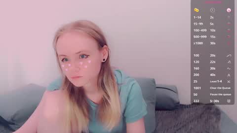 Snapshot of alicenya chatting on June 10, 7:18 am Alice online show from June 10, 7:18 am