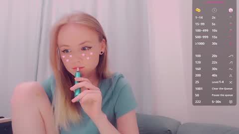 Snapshot of alicenya chatting on June 19, 9:46 am Alice online show from June 19, 9:46 am