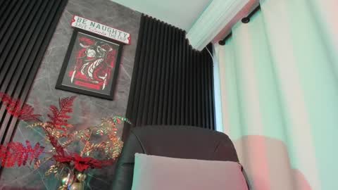 Snapshot of alicepoixxxon chatting on December 23, 9:18 pm ALICE online show from December 23, 9:18 pm