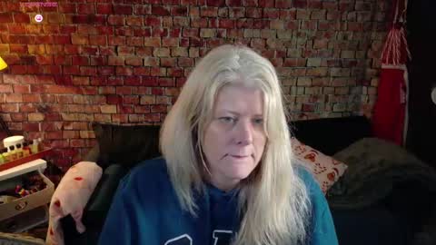 Snapshot of alicescuriosity chatting on December 30, 4:31 am Alices Curiosity online show from December 30, 4:31 am