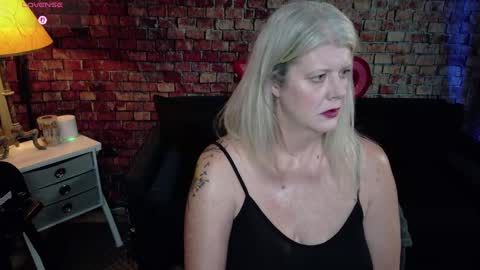 Snapshot of alicescuriosity chatting on February 9, 2:06 am Alices Curiosity online show from February 9, 2:06 am