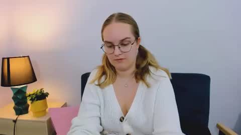 alicesensitive online show from November 7, 1:22 pm