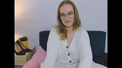 alicesensitive online show from December 2, 4:35 pm