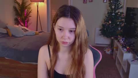 Snapshot of alicesis chatting on February 18, 3:31 am Alice online show from February 18, 3:31 am