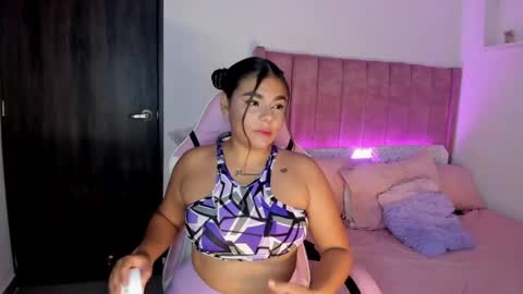 Snapshot of alicethunders chatting on June 4, 2:17 am Alice online show from June 4, 2:17 am