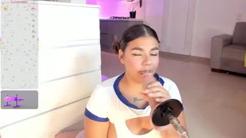 Snapshot of alicethunders chatting on July 30, 3:05 am Alice online show from July 30, 3:05 am
