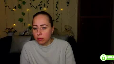 Snapshot of alicewonderkiss chatting on March 25, 6:30 am Alice online show from March 25, 6:30 am