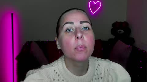 Snapshot of alicewonderkiss chatting on March 26, 12:00 pm Alice online show from March 26, 12:00 pm