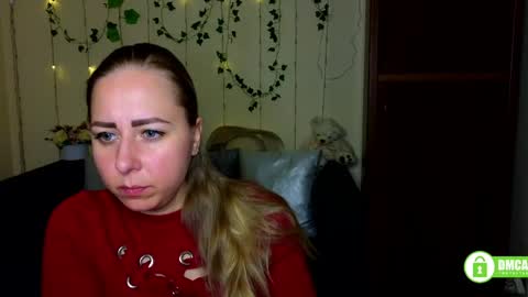 Snapshot of alicewonderkiss chatting on March 30, 11:22 am Alice online show from March 30, 11:22 am