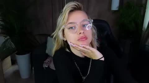 Alice online show from July 5, 7:04 am