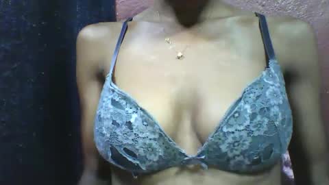 Snapshot of alicia253177 chatting on September 17, 6:59 am alicia253177 online show from September 17, 6:59 am