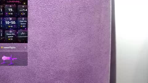 Snapshot of alicia_beggs chatting on October 23, 9:41 am alicia beggs online show from October 23, 9:41 am