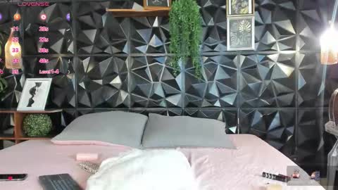 Alicia online show from March 4, 12:11 pm