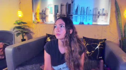 Snapshot of alicia_colton chatting on April 7, 3:40 am Alicia online show from April 7, 3:40 am