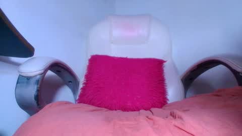 Alicia Kyse  online show from January 9, 6:06 am