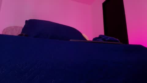 Alicia Kyse  online show from December 3, 3:03 am