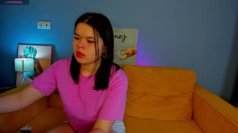 Alicia online show from April 3, 3:15 am