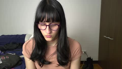 Snapshot of alicia_love29 chatting on January 10, 1:10 am Alice online show from January 10, 1:10 am