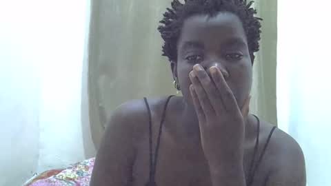 Snapshot of alicia_qween chatting on June 4, 7:53 pm alicia_qween online show from June 4, 7:53 pm