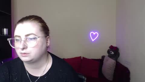 Snapshot of alicia_side_red chatting on April 6, 11:22 am Alicia online show from April 6, 11:22 am
