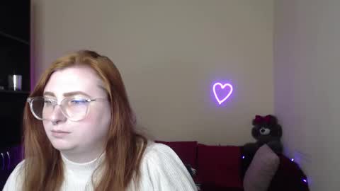 Snapshot of alicia_side_red chatting on April 8, 6:02 am Alicia online show from April 8, 6:02 am