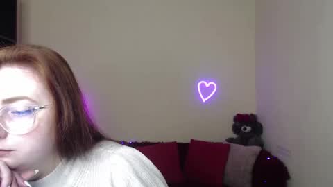 Snapshot of alicia_side_red chatting on April 22, 11:23 am Alicia online show from April 22, 11:23 am