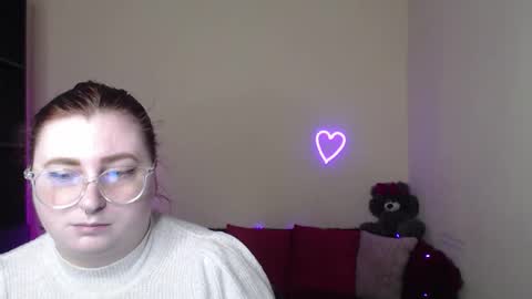 Snapshot of alicia_side_red chatting on April 23, 11:20 am Alicia online show from April 23, 11:20 am