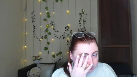 Snapshot of alicia_side_red chatting on April 25, 1:41 pm Alicia online show from April 25, 1:41 pm