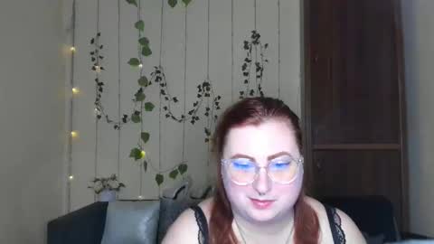 Snapshot of alicia_side_red chatting on May 3, 11:27 am Alicia online show from May 3, 11:27 am