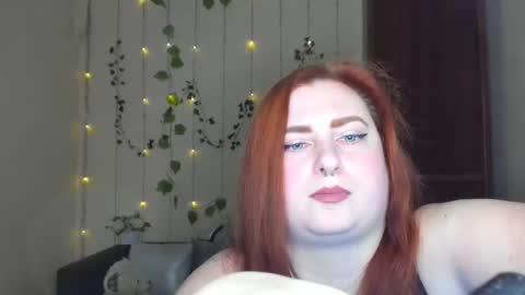 Snapshot of alicia_side_red chatting on May 4, 11:28 am Alicia online show from May 4, 11:28 am