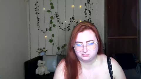 Snapshot of alicia_side_red chatting on May 26, 5:36 am Alicia online show from May 26, 5:36 am