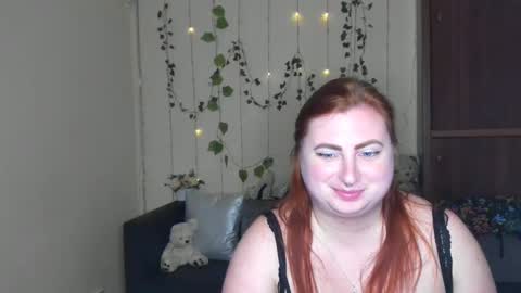 Snapshot of alicia_side_red chatting on June 5, 6:52 am Alicia online show from June 5, 6:52 am