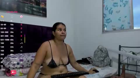 alicia_whittee online show from July 3, 10:43 am