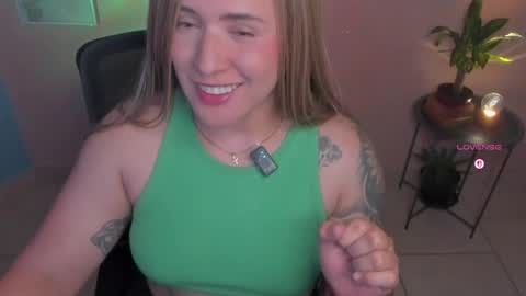 Jennyfer online show from May 21, 8:05 pm