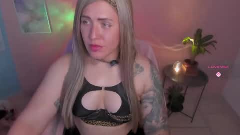 Jennyfer online show from May 28, 8:06 pm