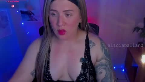 Jennyfer online show from July 1, 8:41 pm