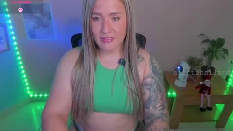 Jennyfer online show from July 30, 9:36 pm