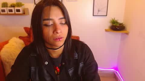 aliciacute    online show from September 26, 8:35 pm