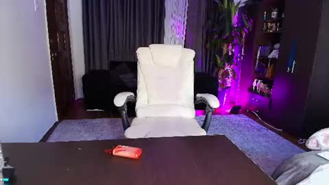 aliciawonderxx online show from July 24, 10:19 pm